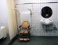 車椅子用シャワー・シャンプー設備の写真